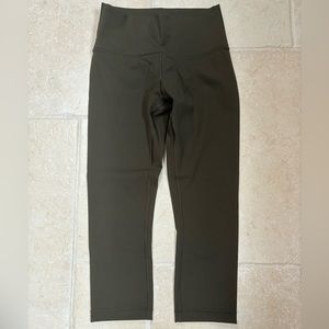 Lululemon athletic capri leggings olive green color size 6